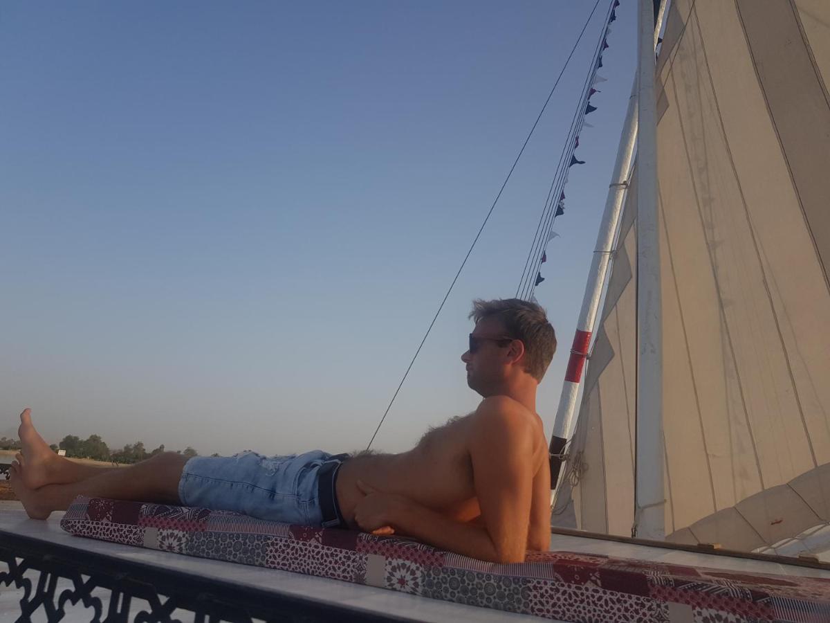 Nile Sunrise Felucca Boat Private Rental Luxor Eksteriør bilde