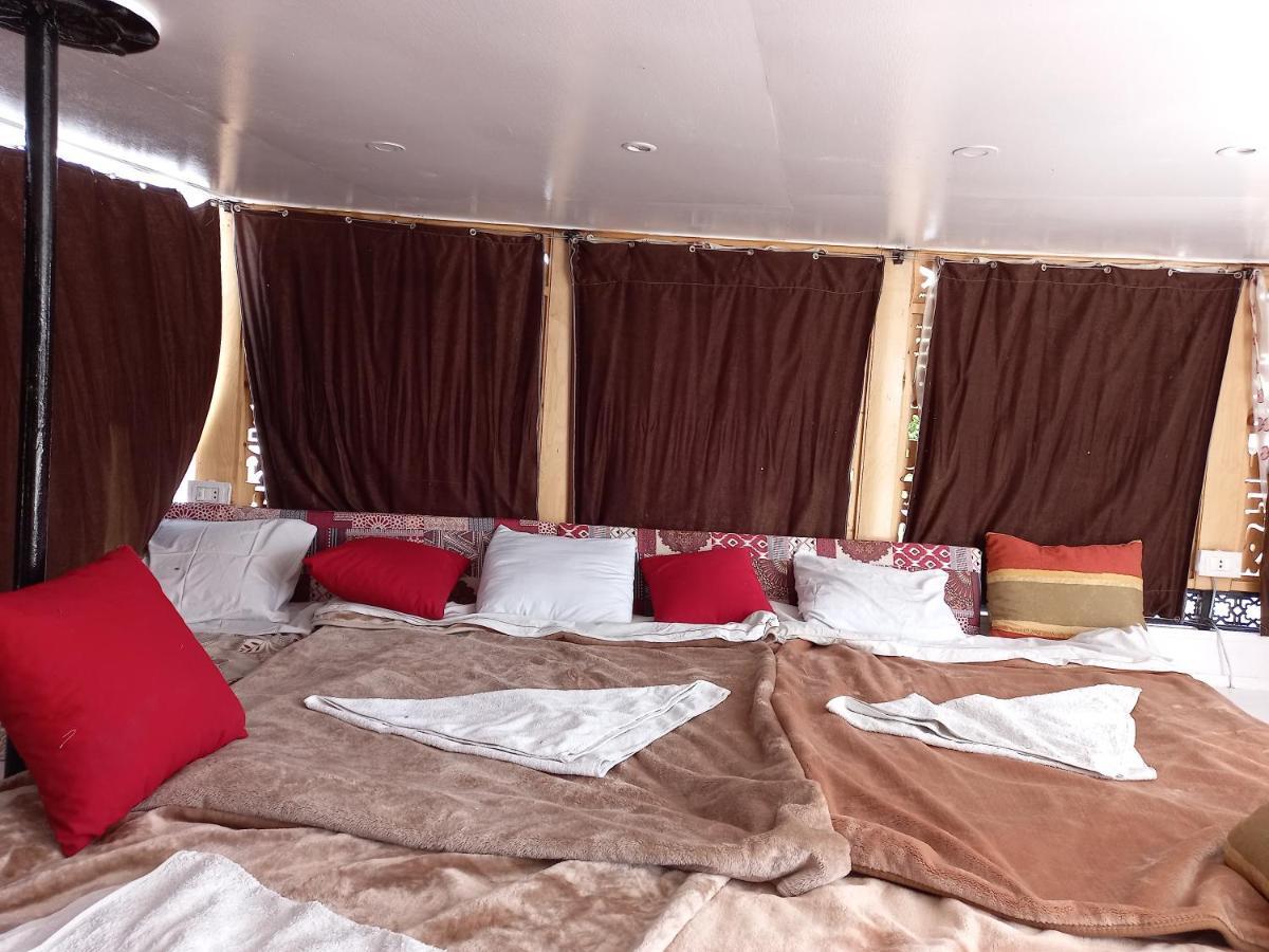 Nile Sunrise Felucca Boat Private Rental Luxor Eksteriør bilde