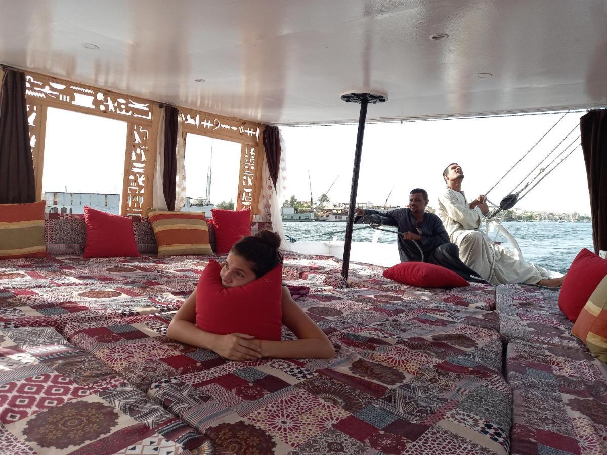 Nile Sunrise Felucca Boat Private Rental Luxor Eksteriør bilde