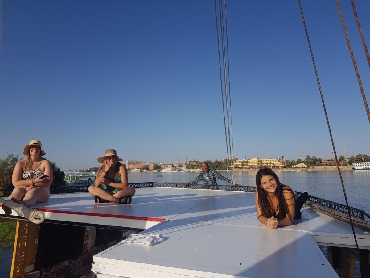 Nile Sunrise Felucca Boat Private Rental Luxor Eksteriør bilde