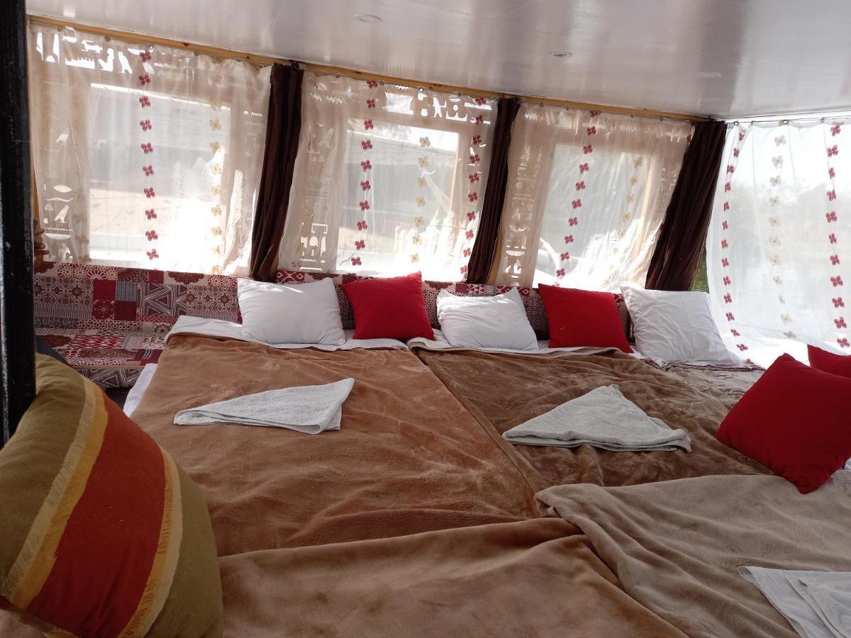 Nile Sunrise Felucca Boat Private Rental Luxor Eksteriør bilde