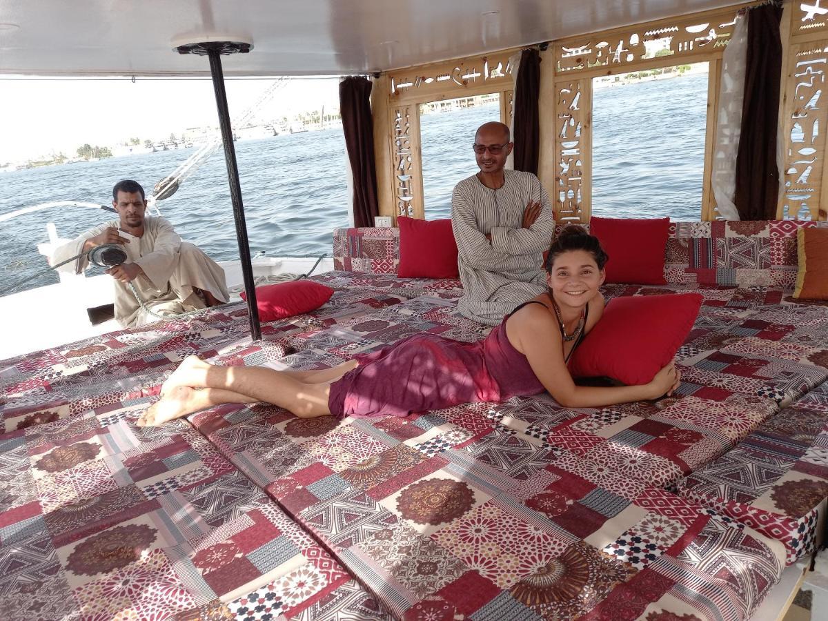 Nile Sunrise Felucca Boat Private Rental Luxor Eksteriør bilde