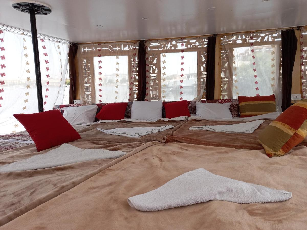 Nile Sunrise Felucca Boat Private Rental Luxor Eksteriør bilde