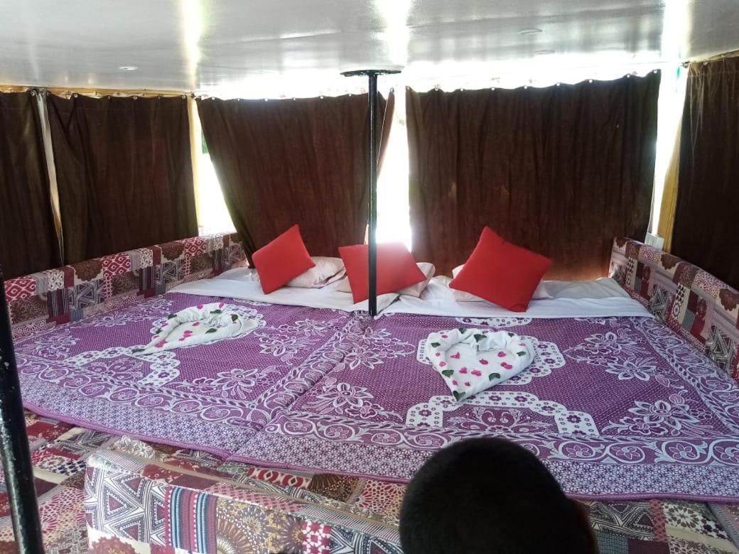 Nile Sunrise Felucca Boat Private Rental Luxor Eksteriør bilde
