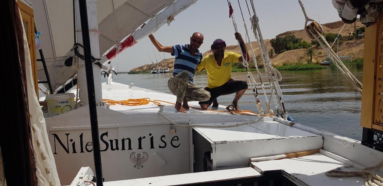 Nile Sunrise Felucca Boat Private Rental Luxor Eksteriør bilde
