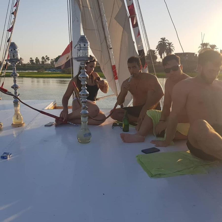 Nile Sunrise Felucca Boat Private Rental Luxor Eksteriør bilde