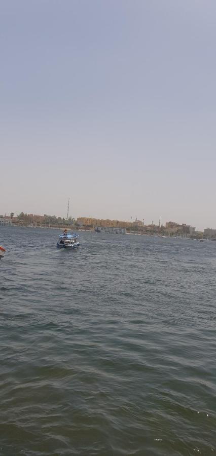 Nile Sunrise Felucca Boat Private Rental Luxor Eksteriør bilde