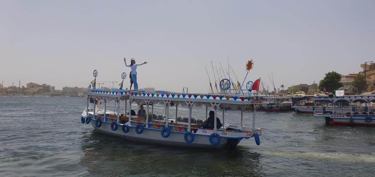 Nile Sunrise Felucca Boat Private Rental Luxor Eksteriør bilde